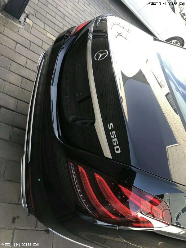 18款奔驰S560 4.0T V8发动机性能评测