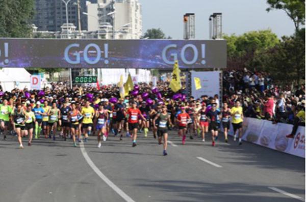 2018通州半马鸣枪开赛 哈弗M6实力领跑