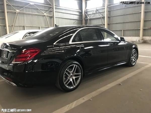 平行进口车18款奔驰迈巴赫S560到店实拍