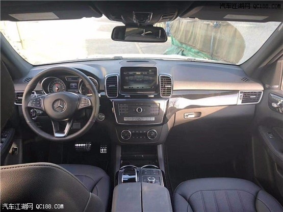 2018款奔驰GLE400白外黑内加拿大版价格