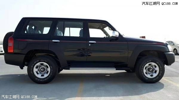 17款日产途乐4.8L长轴7座现车到店图解