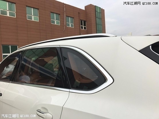 沉稳大气贵族气息 2018款宾利添越试驾