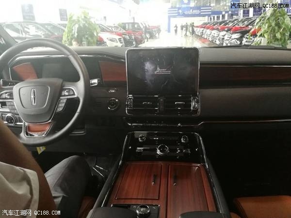18款进口林肯领航员加长版全尺寸SUV解析