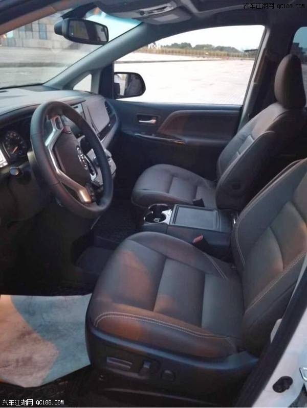 性能完胜埃尔法 17款丰田塞纳四驱实解