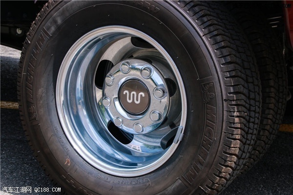 福特F350国王牧场版双轮皮卡车到店图解