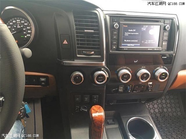 18款丰田红杉5700 5.7L V8七座现车实拍