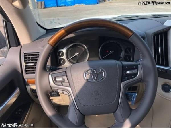 18款酷路泽5700配置参数 裸车细节实拍