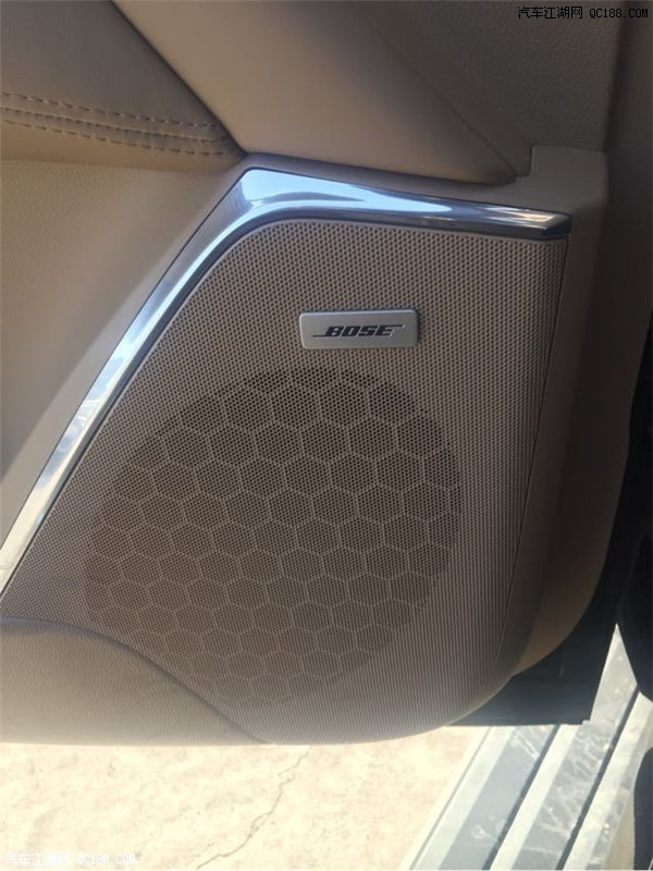 2018款凯雷德ESV加长铂金现车报价实拍