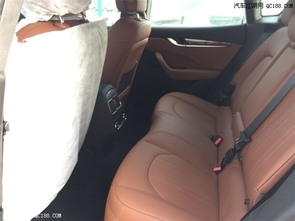 18款玛莎拉蒂莱万特3.0L V6八速现车评测