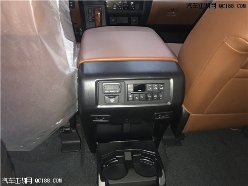 18款美规红杉白金版全尺寸商务SUV报价