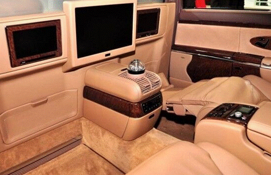 名人的专属座驾 迈巴赫62S防弹车实拍