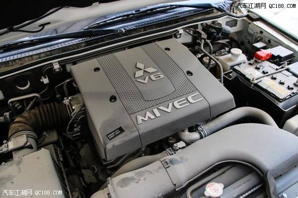 2018款三菱帕杰罗V97 Pajero中东版评测