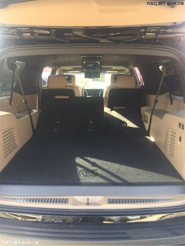 2018款凯雷德ESV加长铂金现车报价实拍