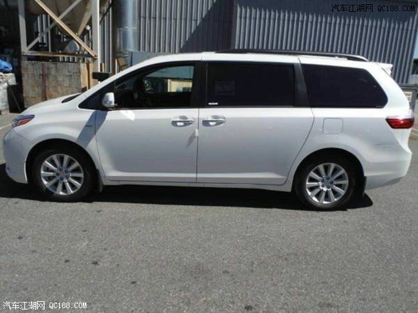 性能完胜埃尔法 17款丰田塞纳四驱实解