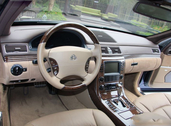 名人的专属座驾 迈巴赫62S防弹车实拍