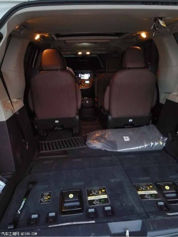 性能完胜埃尔法 17款丰田塞纳四驱实解