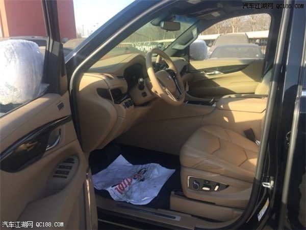 2018款凯雷德ESV加长铂金现车报价实拍