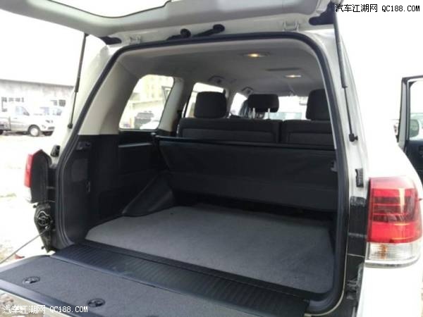 18款中东酷路泽4.0价格现车配置解析评测