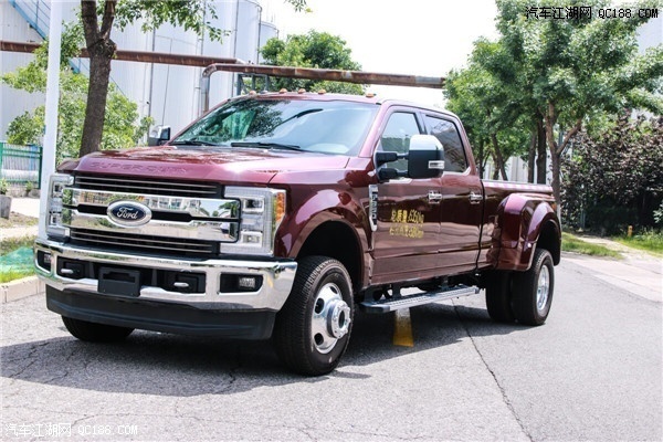 福特F350国王牧场版双轮皮卡车到店图解