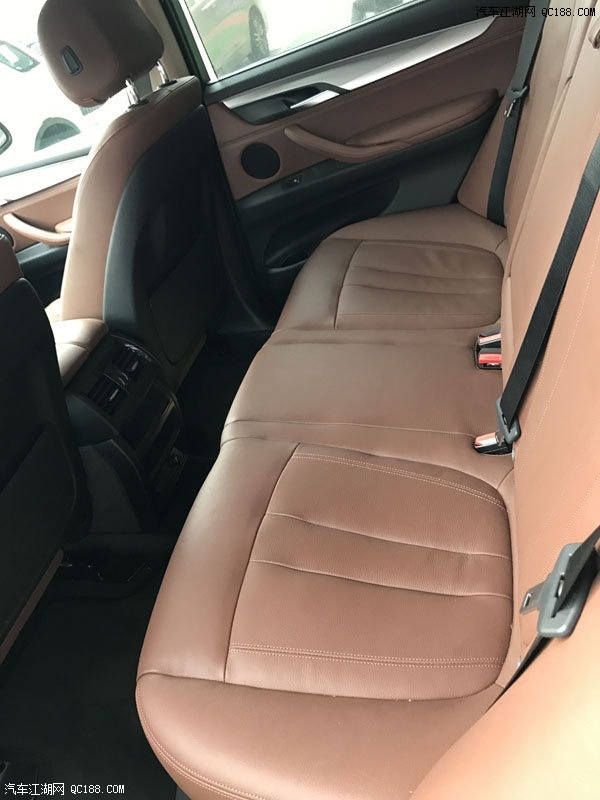 18款宝马X5黑外棕内8速手自一体现车解读