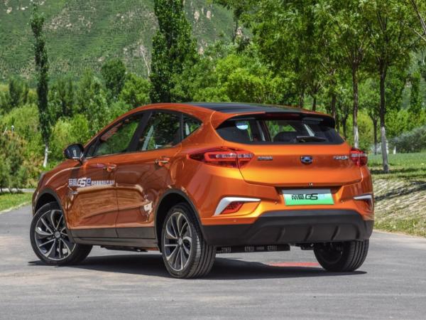 原创家族爆款车 测试吉利帝豪GSe纯电动车