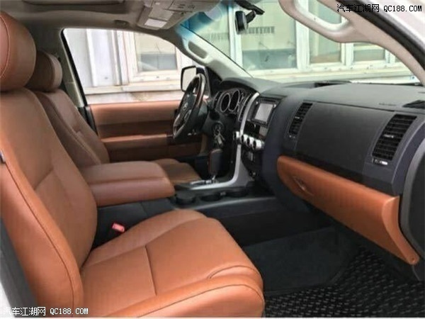 18款丰田红杉5700 5.7L V8七座现车实拍