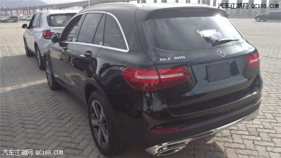 18款奔驰GLC300四驱墨版全景天窗现车报价