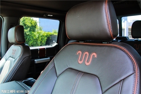 福特F350国王牧场版双轮皮卡车到店图解