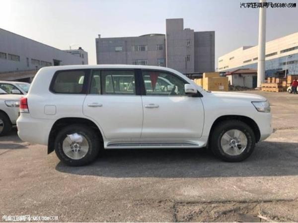 18款酷路泽5700配置参数 裸车细节实拍