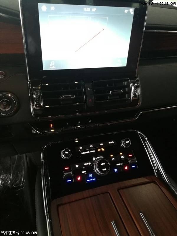 18款进口林肯领航员加长版全尺寸SUV解析