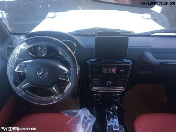 18款奔驰G500七挡4.0L V8军绿色现车实拍