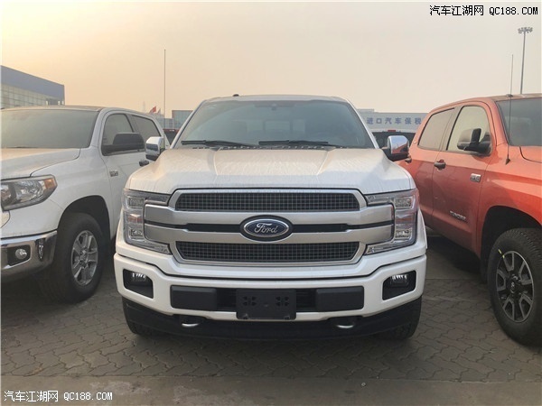 福特F150白金版全景天窗现车配备详解