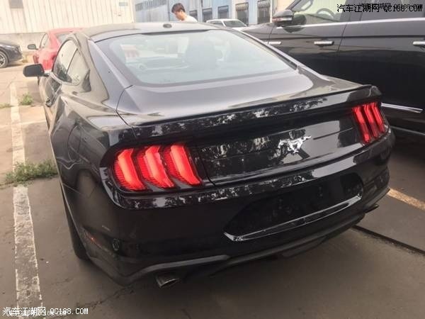 18款福特野马黑色现车配置参数解析评价