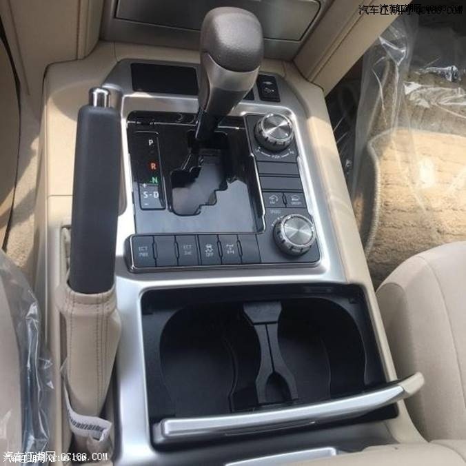 2018款丰田酷路泽4000配置尺寸参数解析