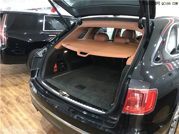 平行进口车2018款宾利添越SUV实拍感受