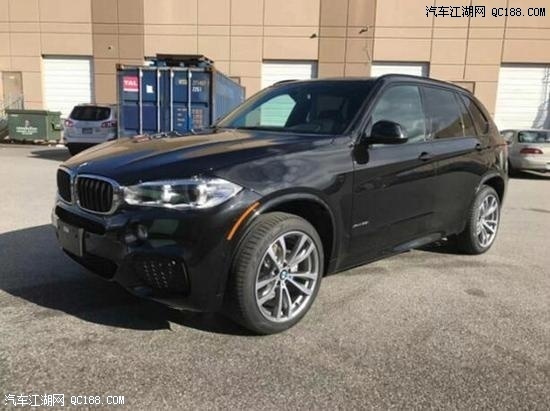 18款宝马X5车身尾部采取了双排体系和从头计划的后保险杠,外观相称霸气。广大的轮眉与车身的过渡很和谐,动感的线条被勾画的极致完美,这类圆润的造型为其带来了更多爱好者。新车采取了加倍节能的LED发光元件的天使眼,亮度更高且利用寿命更长,并采纳了最新的开眼角计划。