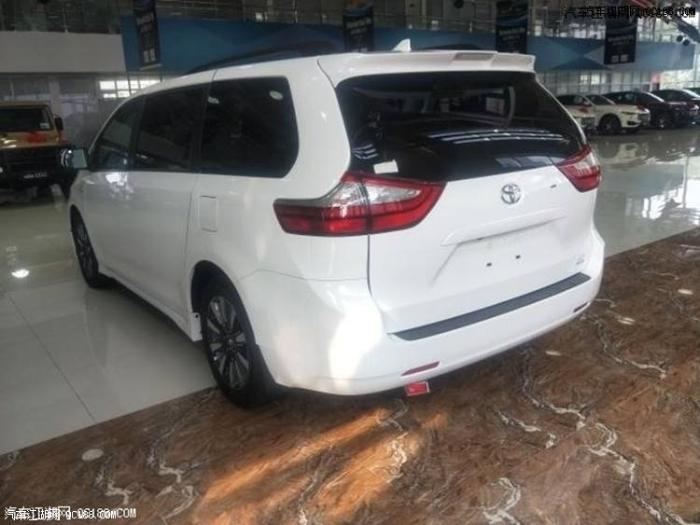 2018款丰田塞纳LE标配四驱7座版报价