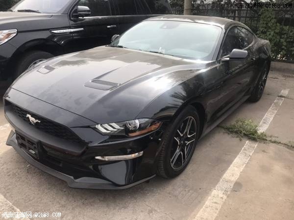 18款福特野马黑色现车配置参数解析评价