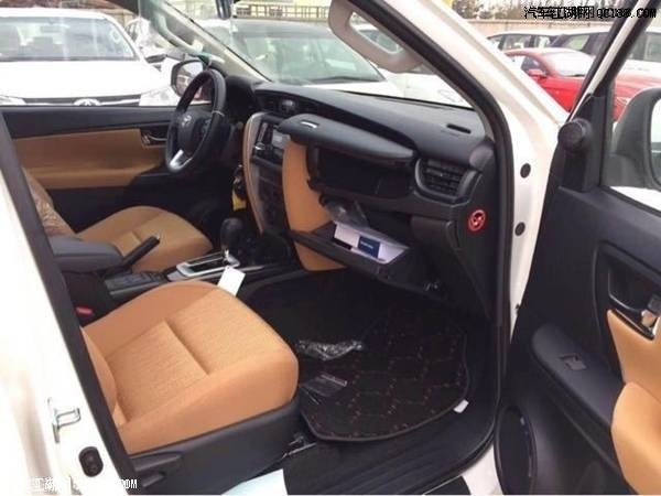 18款中东版丰田穿越者2700最新报价解析