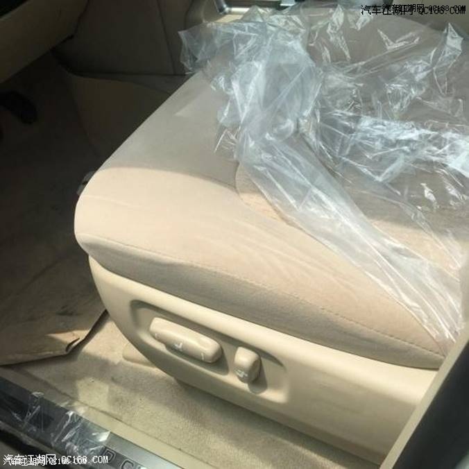 2018款丰田酷路泽4000配置尺寸参数解析