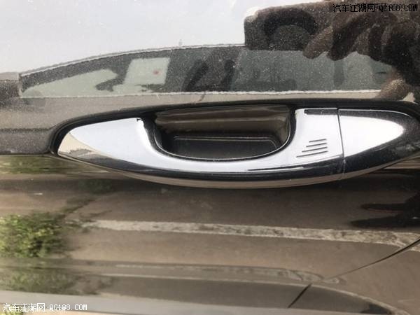 18款福特野马黑色现车配置参数解析评价