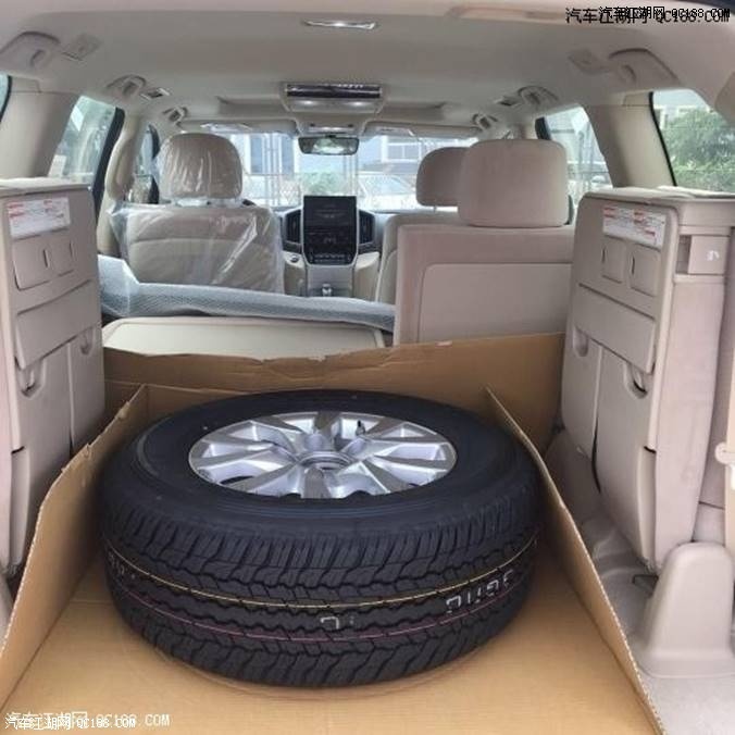 2018款丰田酷路泽4000配置尺寸参数解析