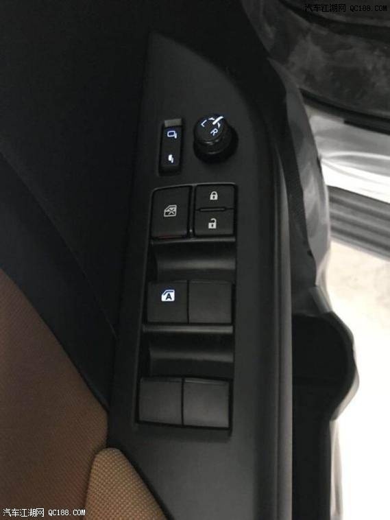 2018款丰田穿越者2700 2.7L排量现车价格