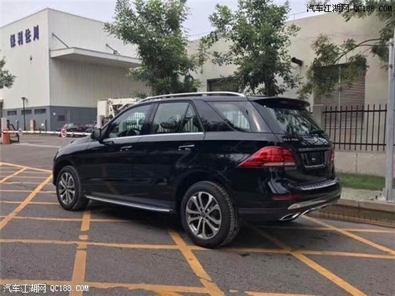 2018款平行进口奔驰GLE400黑色现车试驾