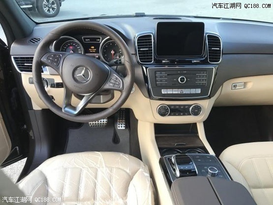2018款平行进口奔驰GLE400黑色现车试驾