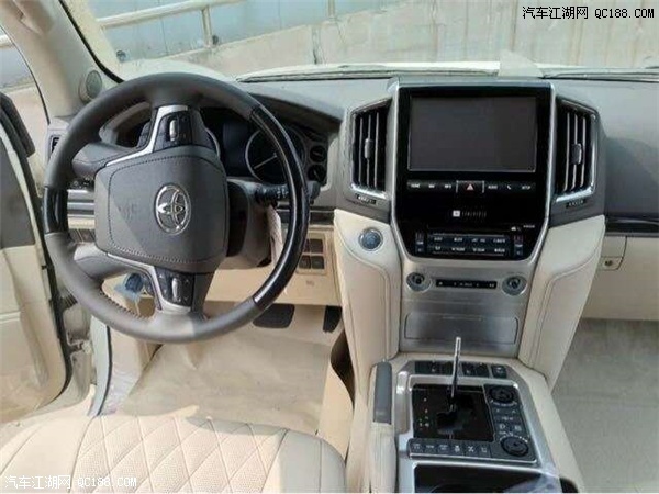 平行进口车18款丰田酷路泽5700到店实拍