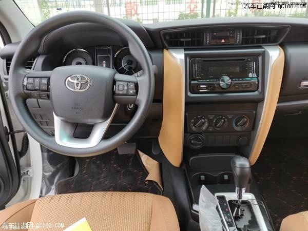 18款进口丰田穿越者2700七座硬派SUV价格