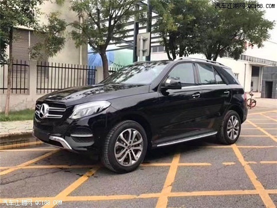 2018款平行进口奔驰GLE400黑色现车试驾