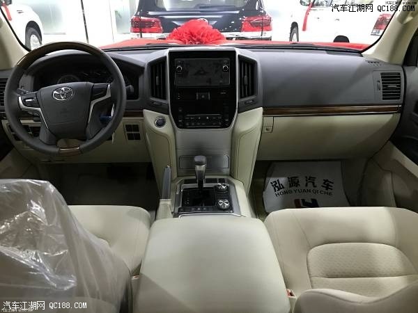 2018款丰田兰德酷路泽4000白/米现车解读