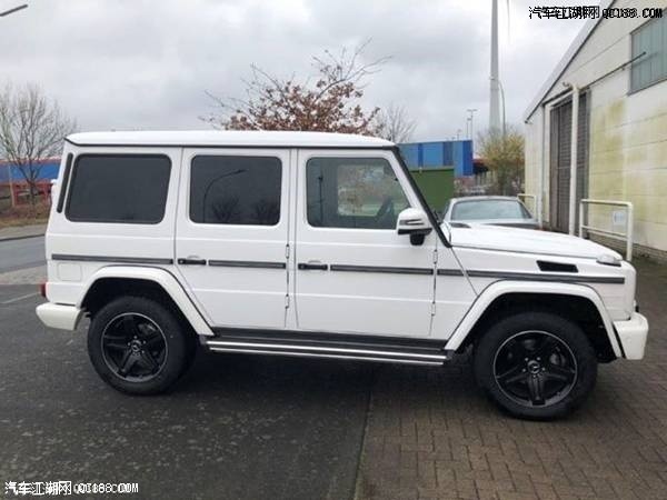 18款进口奔驰G350d柴油白外黑内现车报价